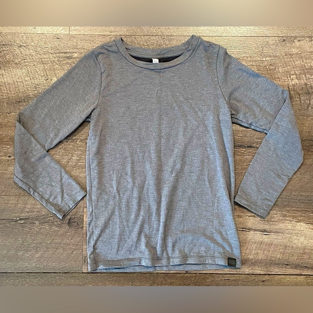 Uniqlo Boy’s Gray Heattech Extra Warm Long Sleeve Shirt Size 9-10